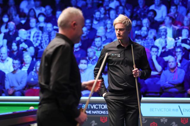 乐鱼app-英格兰赛罗伯逊首夺桂冠 希金斯“背靠背”遭绝杀